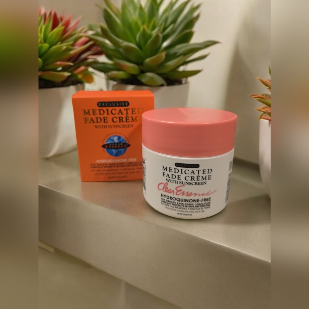 CLEAR ESSENCE EXCLUSIVE FADE CREME WITH SUNSCREEN 113.5g